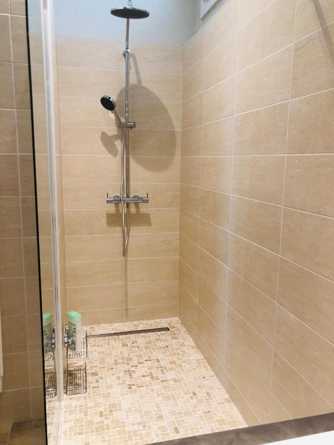 Apartamento Les Volets Rouges Cavaillon Exterior foto
